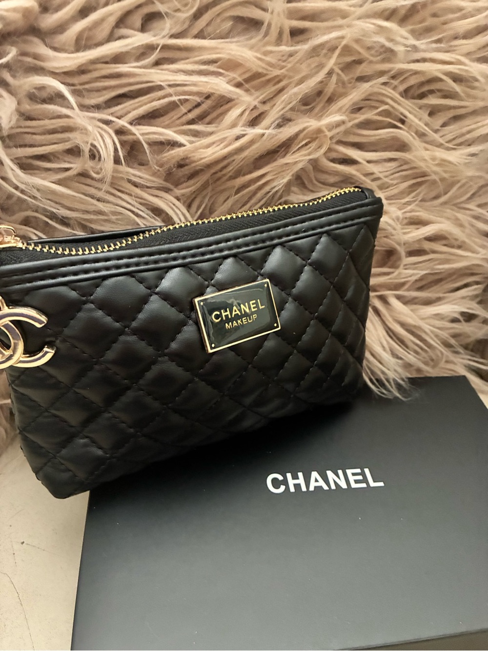 CHANEL Black Quilted Leather Cosmetic Pouch with Gold CC Charm GWP - Picture 3 of 8